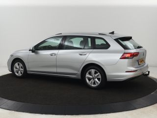 Volkswagen Golf 1.0 TSI Life | Trekhaak | Camera | Adaptive cruise | Sfeerverlichting | Carplay | Navigatie | Par...
