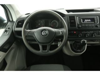 Volkswagen Transporter 2.0 TDI L2H1 | 140PK | Airco | Cruise | 3-Zits | Trekhaak | Sidebars