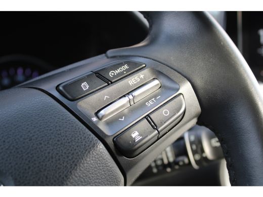 Hyundai Kona EV Comfort Smart 64 kWh | Achteruitrijcamera | Keyless entry | Keyless start ActivLease financial lease