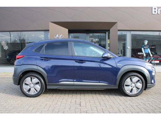Hyundai Kona EV Comfort Smart 64 kWh | Achteruitrijcamera | Keyless entry | Keyless start ActivLease financial lease