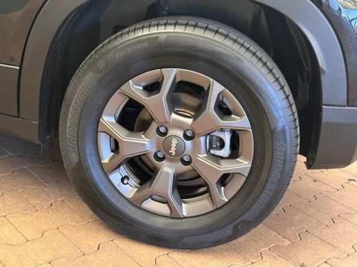 Jeep Avenger Longitude 54 kWh Clima | Cruise | Apple Carplay/Android Auto | LED | LMV |  | 11 kW lader | Bande... ActivLease financial lease