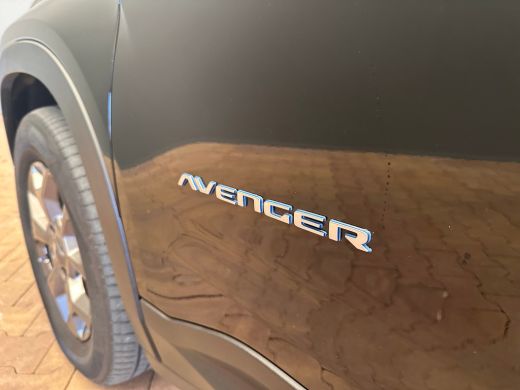 Jeep Avenger Longitude 54 kWh Clima | Cruise | Apple Carplay/Android Auto | LED | LMV |  | 11 kW lader | Bande... ActivLease financial lease