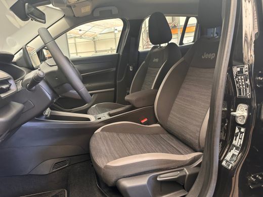 Jeep Avenger Longitude 54 kWh Clima | Cruise | Apple Carplay/Android Auto | LED | LMV |  | 11 kW lader | Bande... ActivLease financial lease