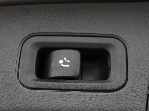 Mercedes-Benz GLA 250e AMG Limited | Panoramadak | Trekhaak | Adaptive cruise | Stoelverwarming | Memory | Matrix L... ActivLease financial lease