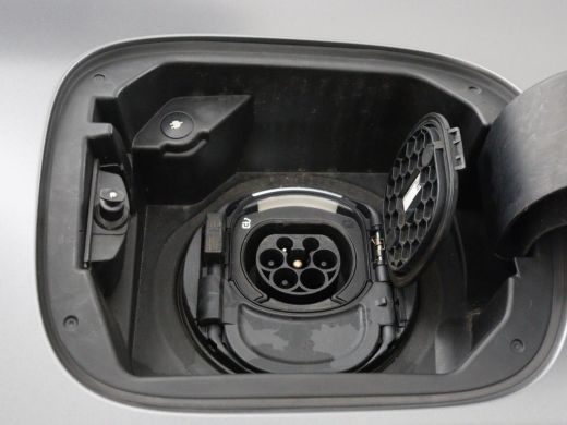 Mercedes-Benz GLA 250e AMG Limited | Panoramadak | Trekhaak | Adaptive cruise | Stoelverwarming | Memory | Matrix L... ActivLease financial lease