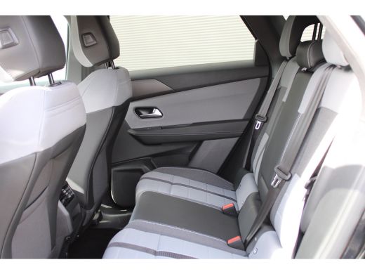 Opel Grandland GS | Draadloze telefoonlader (Inductie) | Elektronische klimaatregeling met twee zones | LED dagr... ActivLease financial lease