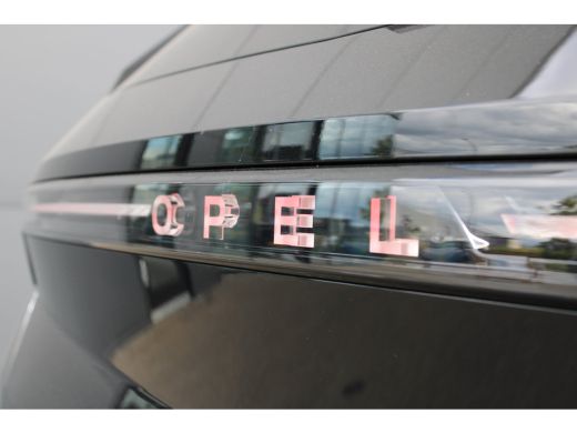 Opel Grandland GS | Draadloze telefoonlader (Inductie) | Elektronische klimaatregeling met twee zones | LED dagr... ActivLease financial lease