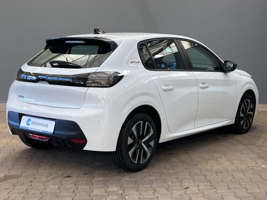 Peugeot 208 Style | Dashboard en deurpanelen in kunststof met carboneffect | Ecoled koplampen | Elektrisch ve... ActivLease financial lease