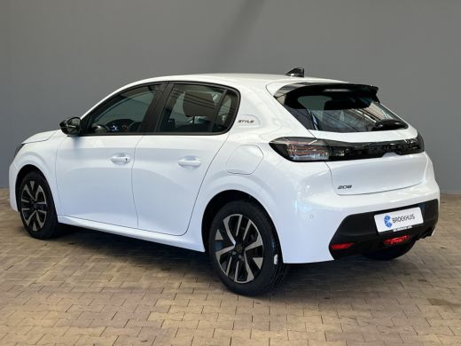 Peugeot 208 Style | Dashboard en deurpanelen in kunststof met carboneffect | Ecoled koplampen | Elektrisch ve... ActivLease financial lease