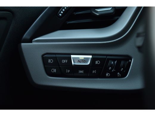 BMW 1 Serie 118IA 140PK AUT. EXECUTIVE EDITION HEAD-UP/NAVI/CAMERA ActivLease financial lease