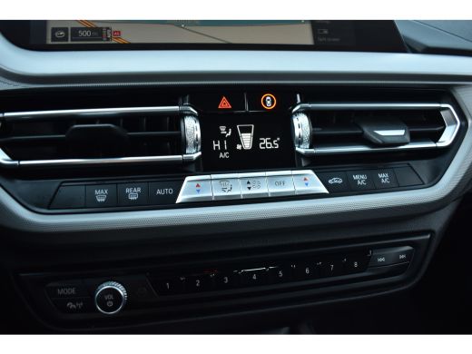 BMW 1 Serie 118IA 140PK AUT. EXECUTIVE EDITION HEAD-UP/NAVI/CAMERA ActivLease financial lease