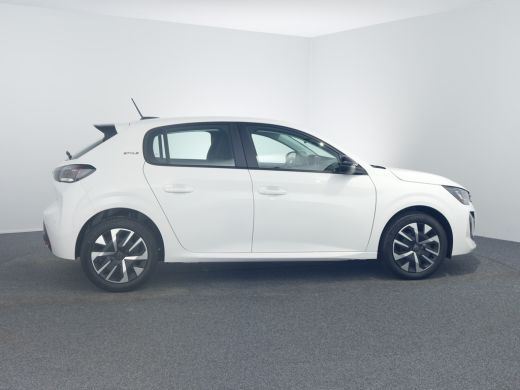 Peugeot 208 Style | Dashboard en deurpanelen in kunststof met carboneffect | Ecoled koplampen | Elektrisch ve... ActivLease financial lease