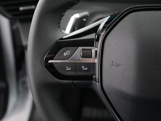 Peugeot 208 Style | Dashboard en deurpanelen in kunststof met carboneffect | Ecoled koplampen | Elektrisch ve... ActivLease financial lease
