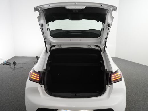 Peugeot 208 Style | Dashboard en deurpanelen in kunststof met carboneffect | Ecoled koplampen | Elektrisch ve... ActivLease financial lease