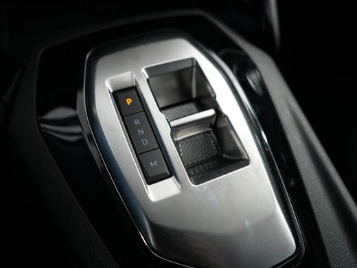 Peugeot 208 Style | Dashboard en deurpanelen in kunststof met carboneffect | Ecoled koplampen | Elektrisch ve... ActivLease financial lease