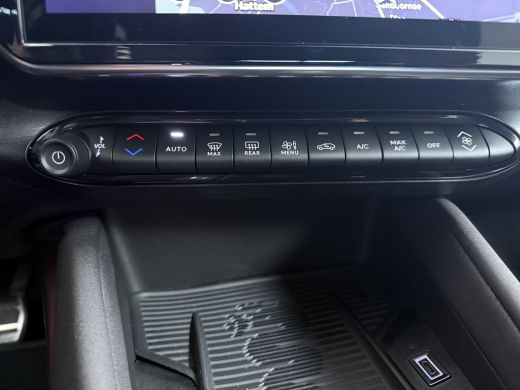 Alfa Romeo Junior Elettrica Speciale | 10,25" digitaal instrumentarium | 100 kW DC snellader | 11 kW boordlader ActivLease financial lease