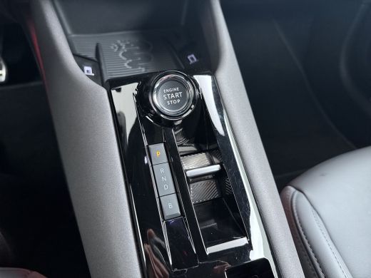 Alfa Romeo Junior Elettrica Speciale | 10,25" digitaal instrumentarium | 100 kW DC snellader | 11 kW boordlader ActivLease financial lease