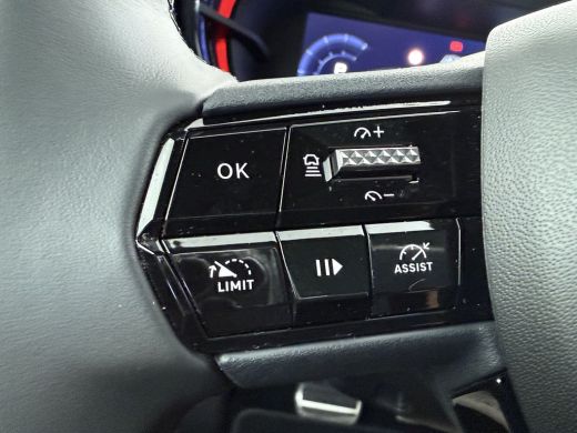 Alfa Romeo Junior Elettrica Speciale | 10,25" digitaal instrumentarium | 100 kW DC snellader | 11 kW boordlader ActivLease financial lease