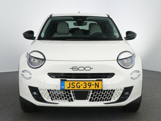 Fiat 600 | Demo Deal | 1.2 Hybrid La Prima | Airco (automatisch) | Cruise control adaptief met Stop&Go en ... ActivLease financial lease