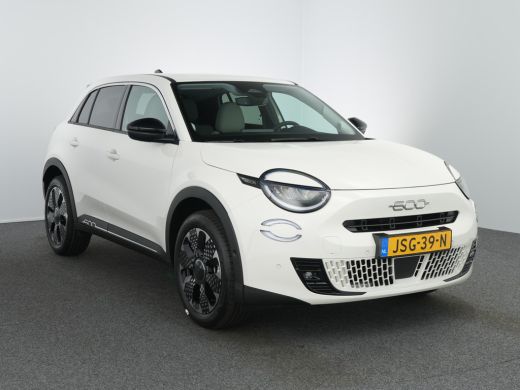 Fiat 600 | Demo Deal | 1.2 Hybrid La Prima | Airco (automatisch) | Cruise control adaptief met Stop&Go en ... ActivLease financial lease