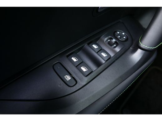 Peugeot 2008 GT | Active Safety Brake met camera en radar (automatisch noodremsysteem) met Distance Alert (waa... ActivLease financial lease