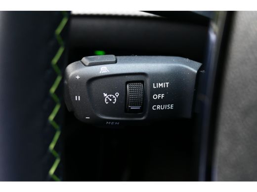 Peugeot 2008 GT | Active Safety Brake met camera en radar (automatisch noodremsysteem) met Distance Alert (waa... ActivLease financial lease