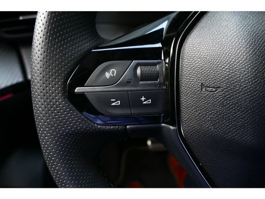 Peugeot 2008 GT | Active Safety Brake met camera en radar (automatisch noodremsysteem) met Distance Alert (waa... ActivLease financial lease