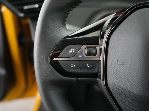 Peugeot 208 1.2 PureTech Active Pack | Airco | Apple Carplay/Android Auto|telefoonintegratie premium | Armste... ActivLease financial lease