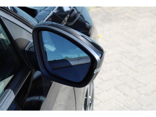 Peugeot 208 Allure | Elektrische parkeerrem | Extra getinte achterste zijruiten en achterruit | Extra getinte... ActivLease financial lease