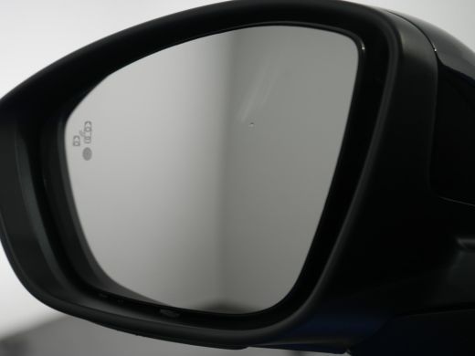 Peugeot 208 GT | Armsteunen op de voorportieren bekleed met kunstleder met groen sierstiksel (GT-Line) | Clim... ActivLease financial lease