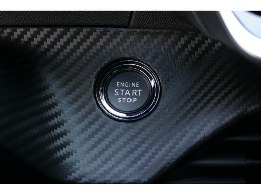 Peugeot 208 GT | Armsteunen op de voorportieren bekleed met kunstleder met groen sierstiksel (GT-Line) | Clim... ActivLease financial lease