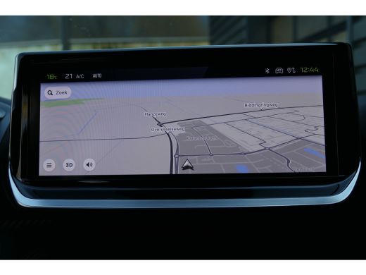 Peugeot 208 GT | Armsteunen op de voorportieren bekleed met kunstleder met groen sierstiksel (GT-Line) | Clim... ActivLease financial lease