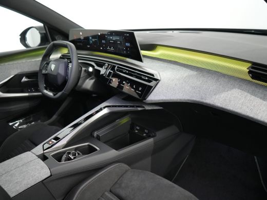 Peugeot e-3008 Launch Edition | Advanced Active Safety Brake met camera en radar (Pack Safety Plus) | Climate Co... ActivLease financial lease