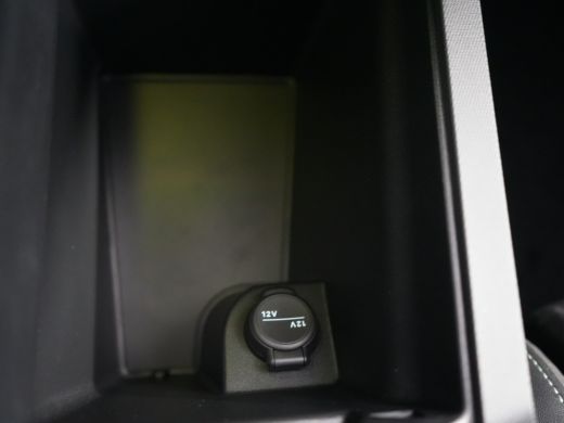 Peugeot e-3008 Launch Edition | Advanced Active Safety Brake met camera en radar (Pack Safety Plus) | Climate Co... ActivLease financial lease