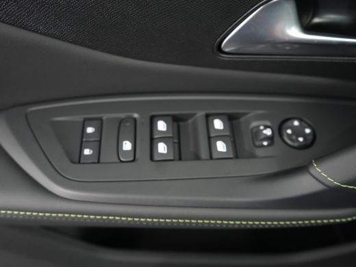 Peugeot e-308 | DEMO DEAL | GT Avantage EV 54 kWh | 11 kW lader | Navigatiesysteem | Sfeerverlichting ActivLease financial lease