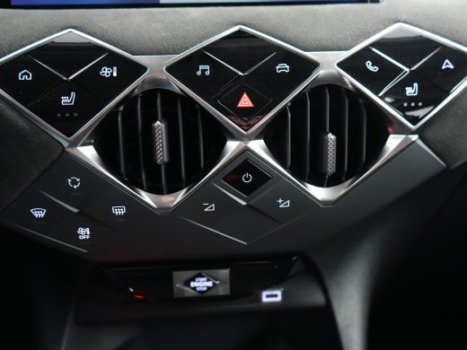 DS DS 3 Performance Line | 17" lichtmetalen velgen DUBLIN | DS Iris Navigatie System | Draadloze Apple Ca... ActivLease financial lease