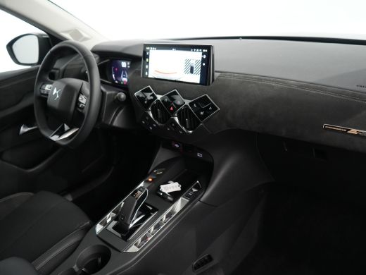 DS DS 3 Performance Line | 17" lichtmetalen velgen DUBLIN | DS Iris Navigatie System | Parkeersensoren ac... ActivLease financial lease