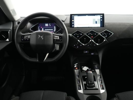 DS DS 3 Performance Line | 17" lichtmetalen velgen DUBLIN | DS Iris Navigatie System | Parkeersensoren ac... ActivLease financial lease