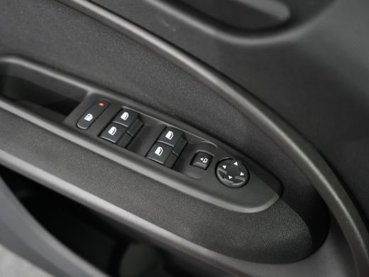 Fiat 600 Urban | 10,25" touchscreen radio met Bluetooth, DAB & USB | Automatische airconditioning | Cruise... ActivLease financial lease