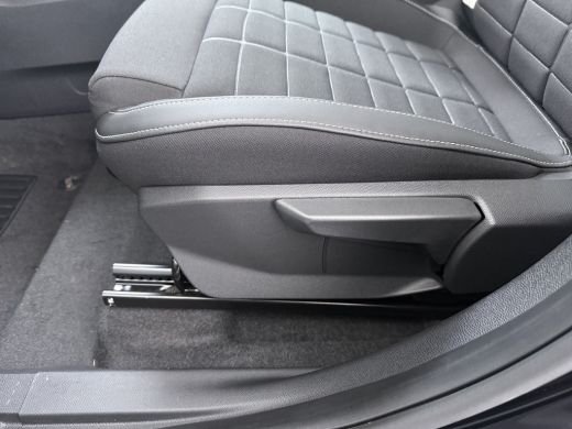 Citroën &euml;-C3 Max 113pk Comfort Range 44 kWh | Achteruitrijcamera | Afwijkende dakkleur | Apple Carplay/Android... ActivLease financial lease