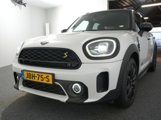 Mini Countryman 2.0 Cooper S E ALL4 Chili | Achterbank in delen neerklapbaar | Achteruitrijcamera | Afwijkende da... ActivLease financial lease