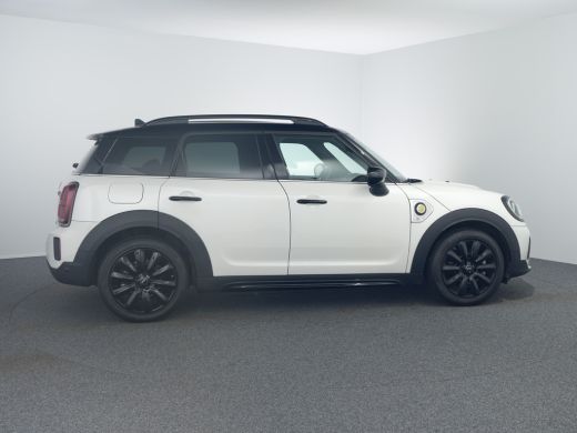 Mini Countryman 2.0 Cooper S E ALL4 Chili | Achterbank in delen neerklapbaar | Achteruitrijcamera | Afwijkende da... ActivLease financial lease