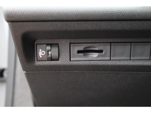 Peugeot 308 SW 1.2 PureTech Allure | Achterbank in delen neerklapbaar | Achteruitrijcamera | Apple Carplay/An... ActivLease financial lease