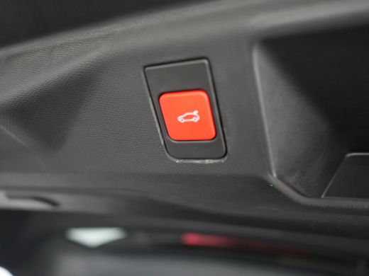 Peugeot 5008 1.2 Hybrid 136 GT Automaat | Dodehoek detectie | Elektrische achterklep ActivLease financial lease