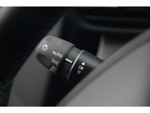 Peugeot e-2008 Allure Advantage | Advanced Active Safety Brake met camera en radar | Climate Control | Dashboard... ActivLease financial lease