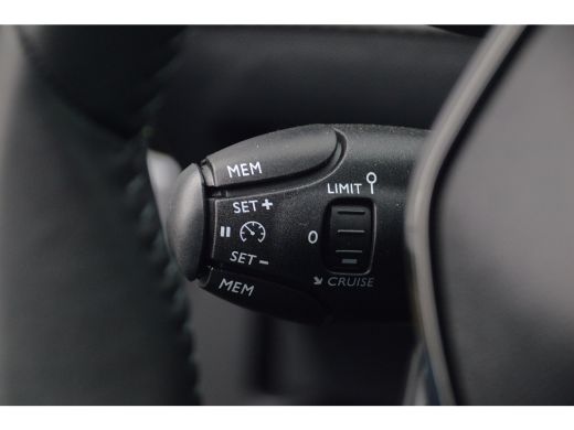 Peugeot e-2008 Allure Advantage | Advanced Active Safety Brake met camera en radar | Climate Control | Dashboard... ActivLease financial lease