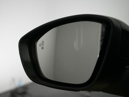 Peugeot e-208 | Demo Deal | EV GT Avantage 51 kWh | Bestuurdersstoel met massage | Camera voor | Electronic cli... ActivLease financial lease