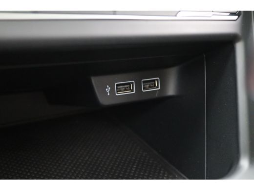 Volkswagen Polo 1.0 TSI Highline Business R-Line Panoramadak | Achterbank in delen neerklapbaar | Achteruitrijcam... ActivLease financial lease