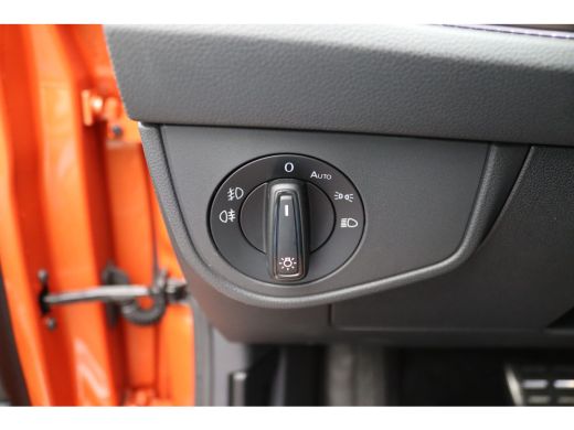 Volkswagen Polo 1.0 TSI Highline Business R-Line Panoramadak | Achterbank in delen neerklapbaar | Achteruitrijcam... ActivLease financial lease