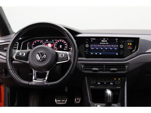 Volkswagen Polo 1.0 TSI Highline Business R-Line Panoramadak | Achterbank in delen neerklapbaar | Achteruitrijcam... ActivLease financial lease